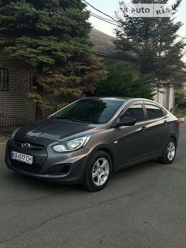 2011 hyundai accent