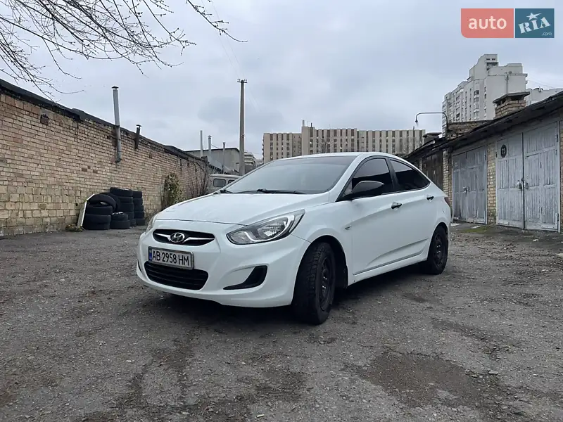 2011 hyundai accent