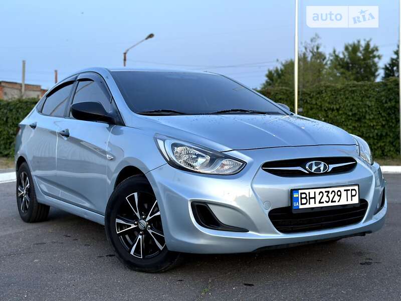 2011 hyundai accent