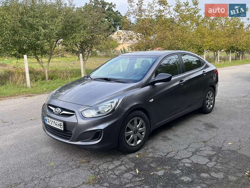2011 hyundai accent