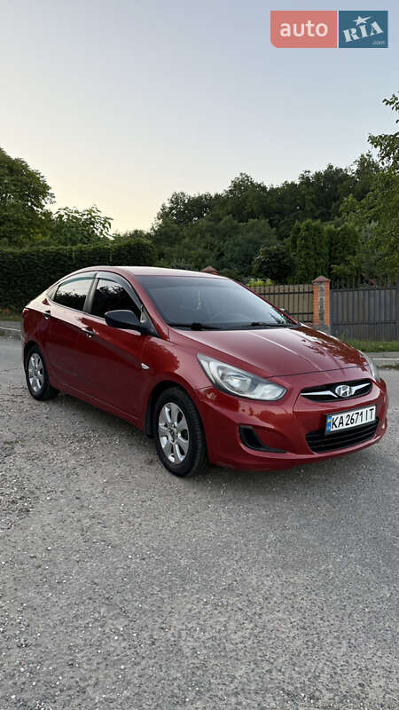 2011 hyundai accent