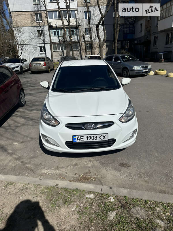 2011 hyundai accent