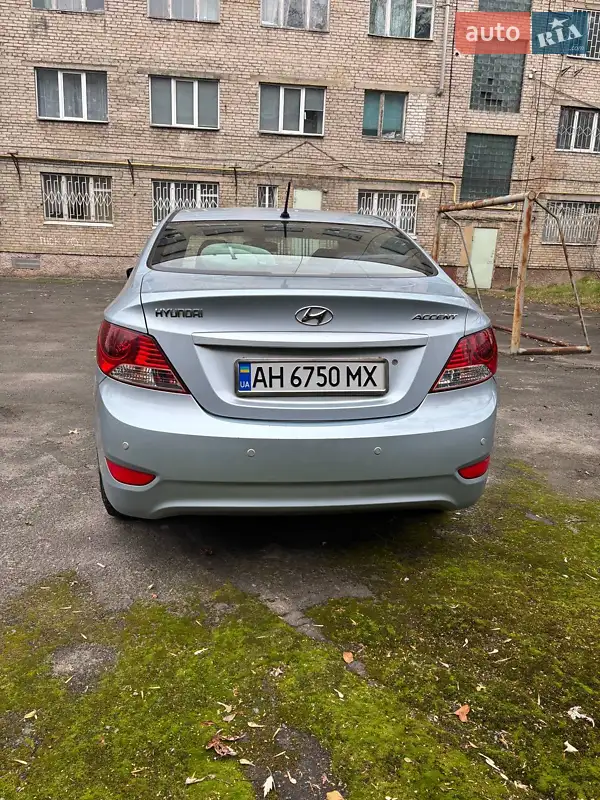 2011 hyundai accent