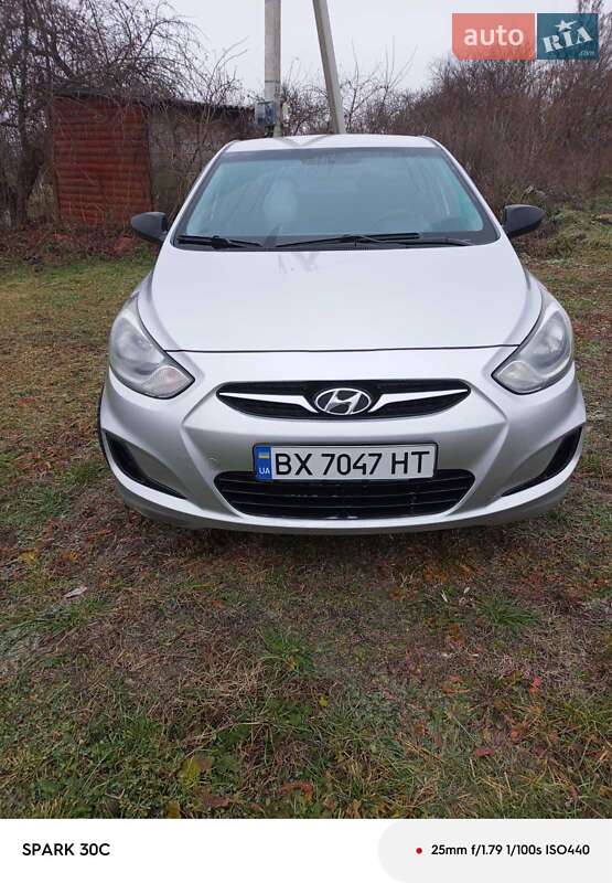 2011 hyundai accent