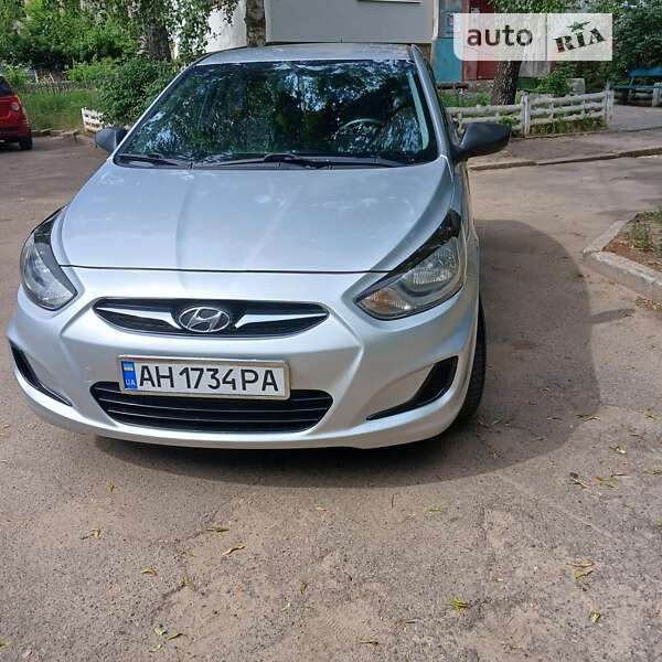 2011 hyundai accent