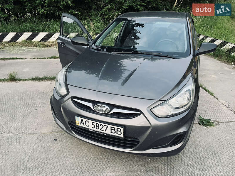 2011 hyundai accent