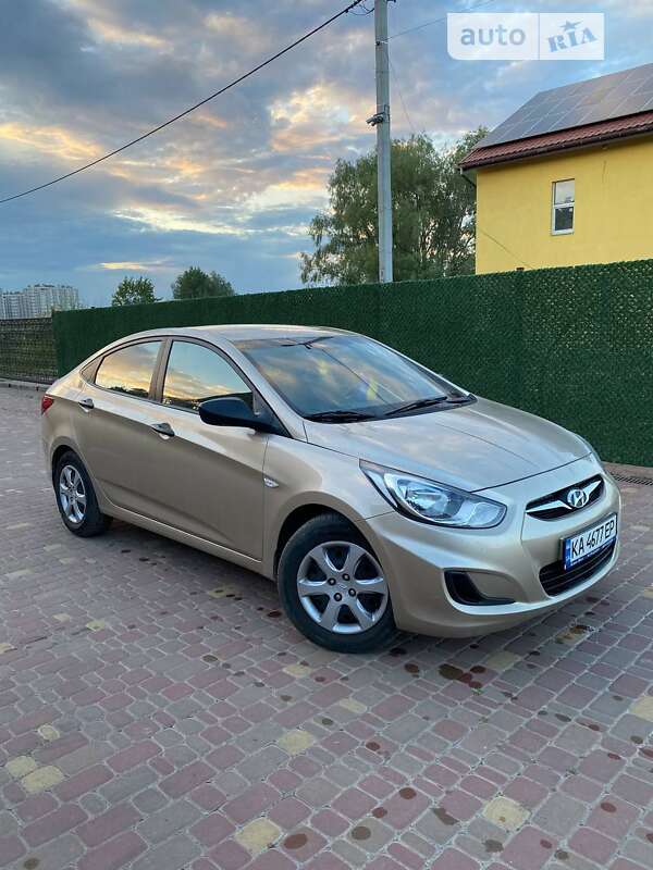 2011 hyundai accent
