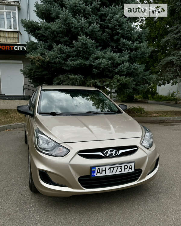 2011 hyundai accent