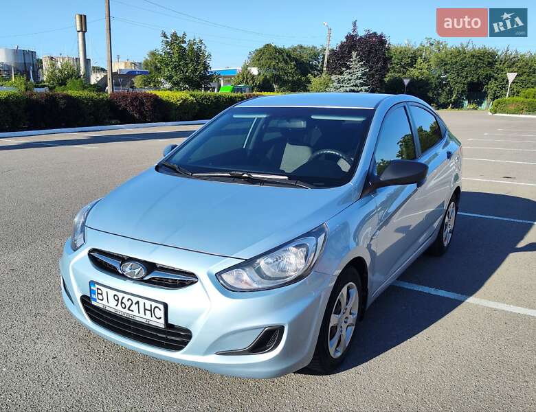 2011 hyundai accent