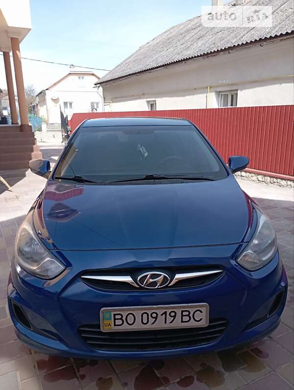 2012 hyundai accent