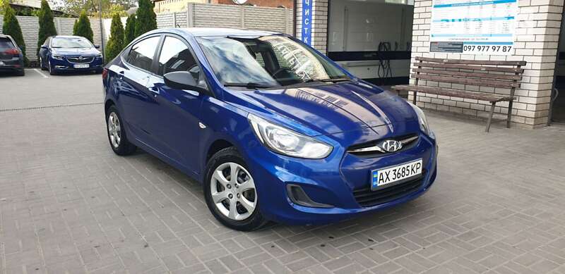 2012 hyundai accent