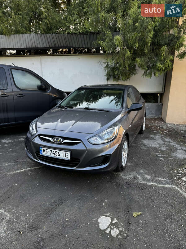 2012 hyundai accent