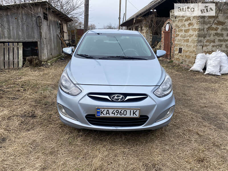 2012 hyundai accent