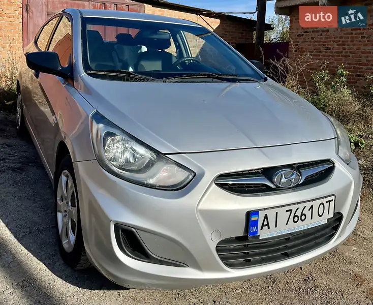 2012 hyundai accent