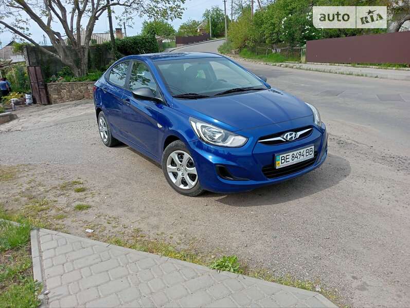 2012 hyundai accent