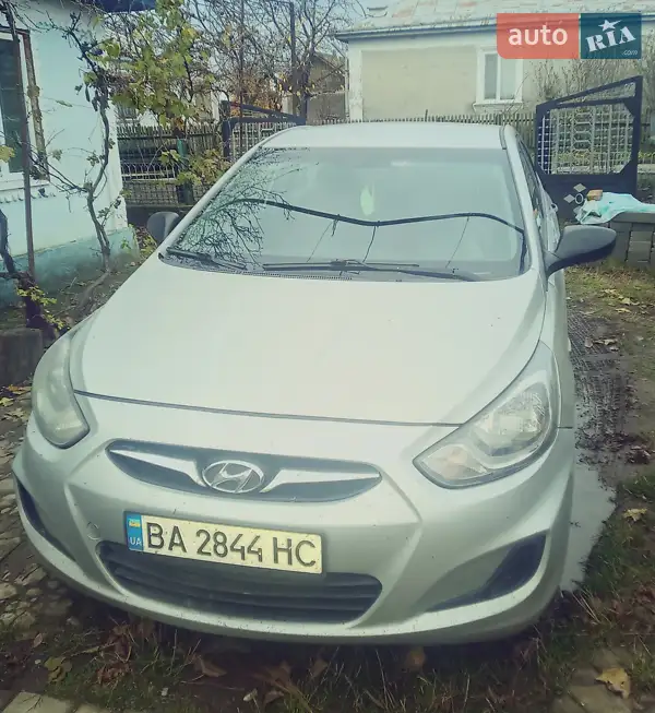 2012 hyundai accent