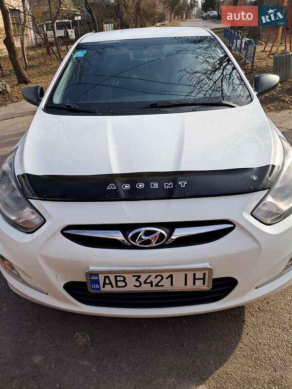 2012 hyundai accent