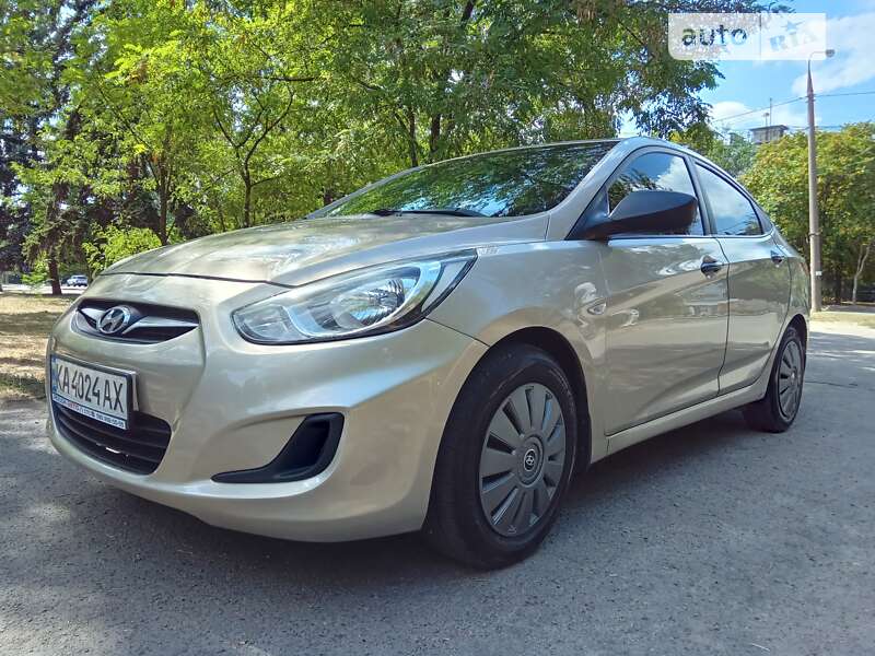 2012 hyundai accent