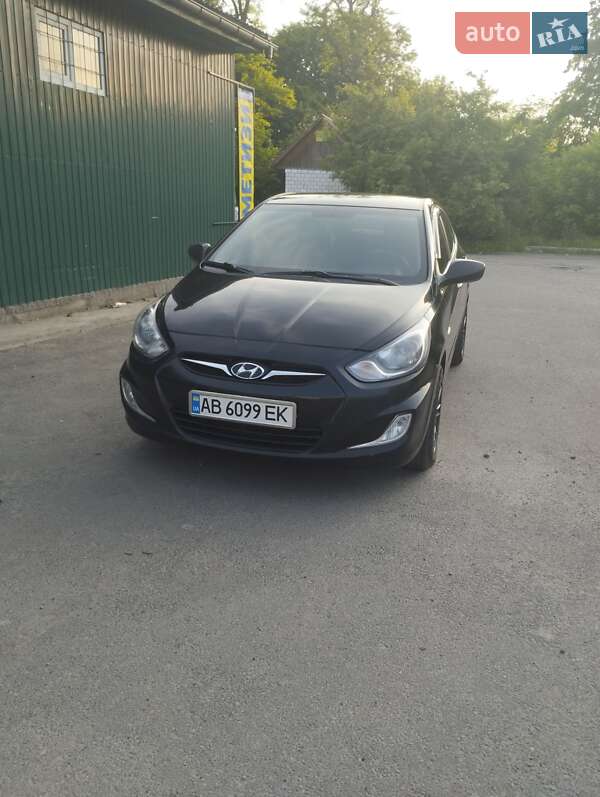 2013 hyundai accent