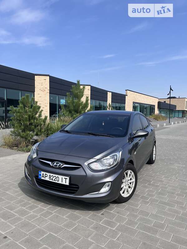 2013 hyundai accent