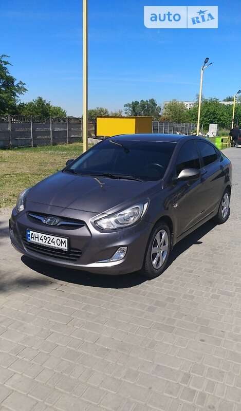 2013 hyundai accent