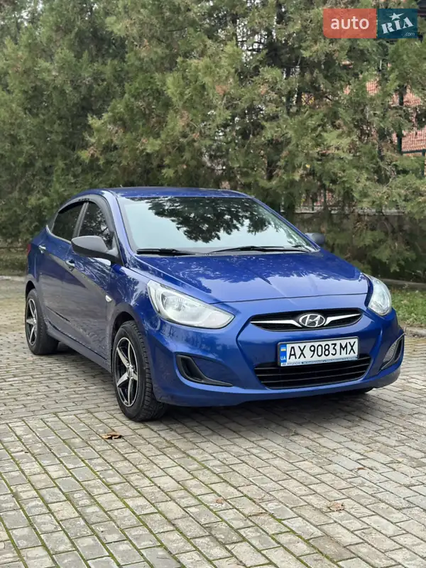 2013 hyundai accent