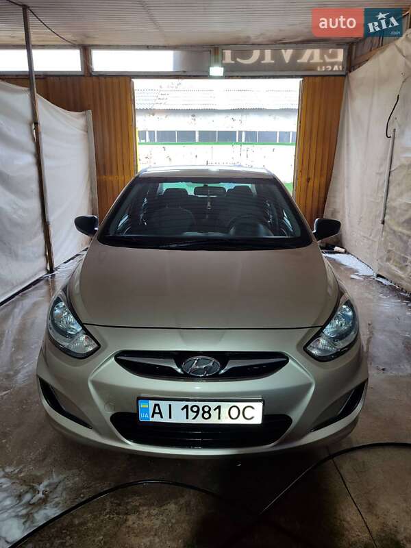 2013 hyundai accent