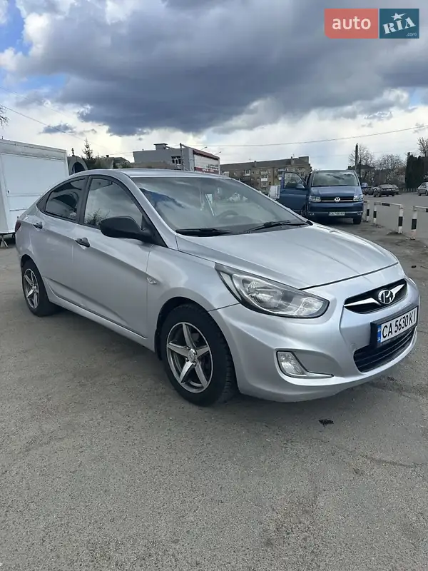 2013 hyundai accent