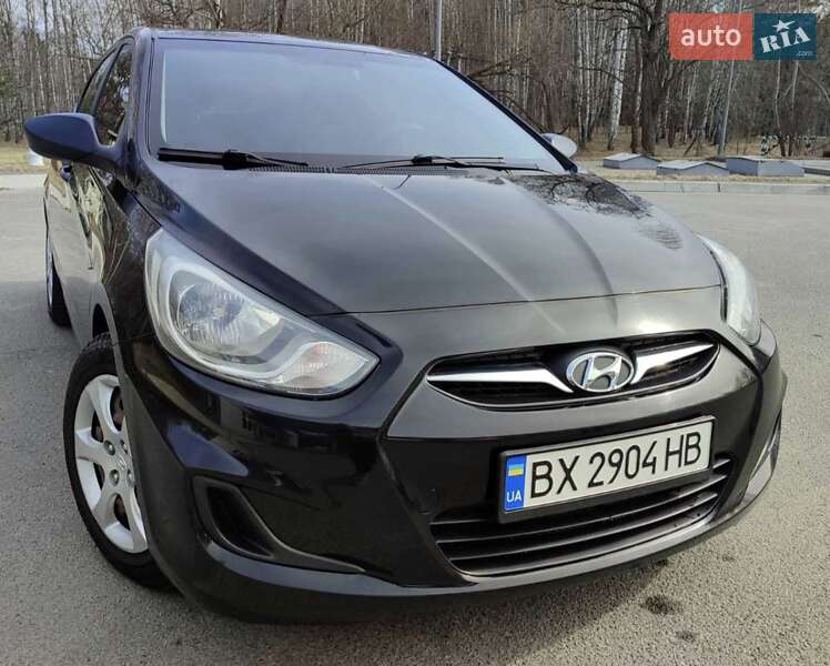 2013 hyundai accent