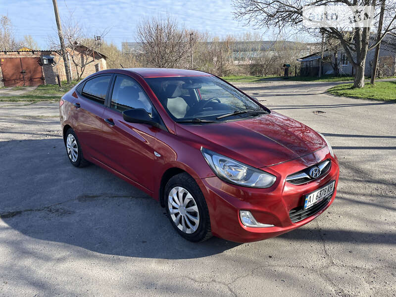 2013 hyundai accent