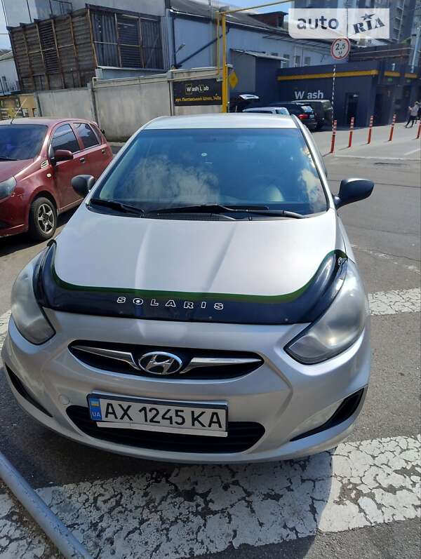 2013 hyundai accent