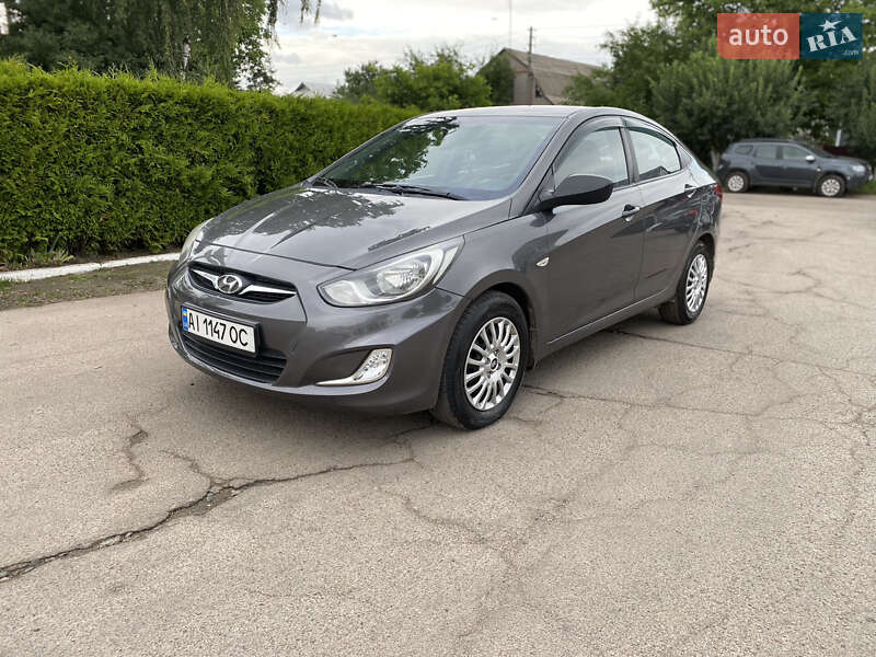 2013 hyundai accent
