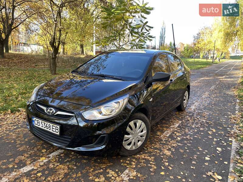 2013 hyundai accent