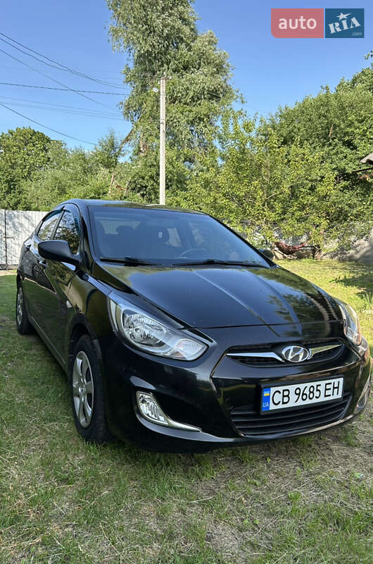 2013 hyundai accent