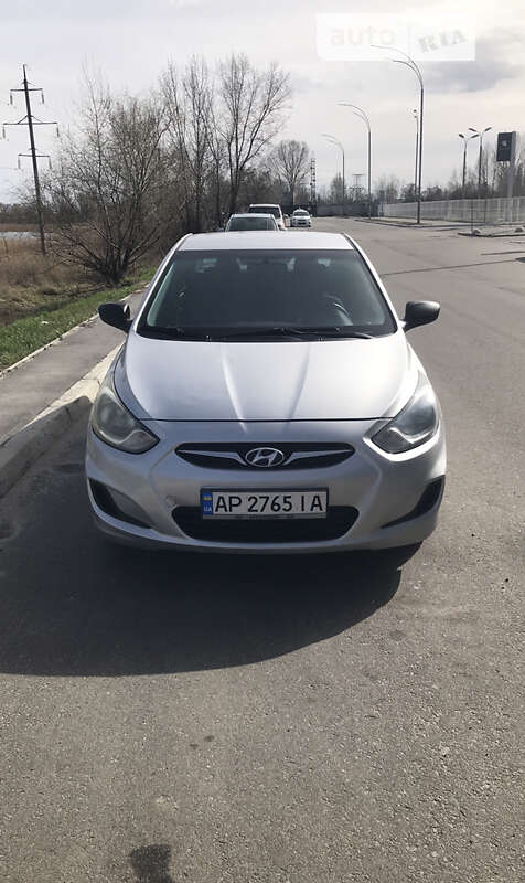 2013 hyundai accent