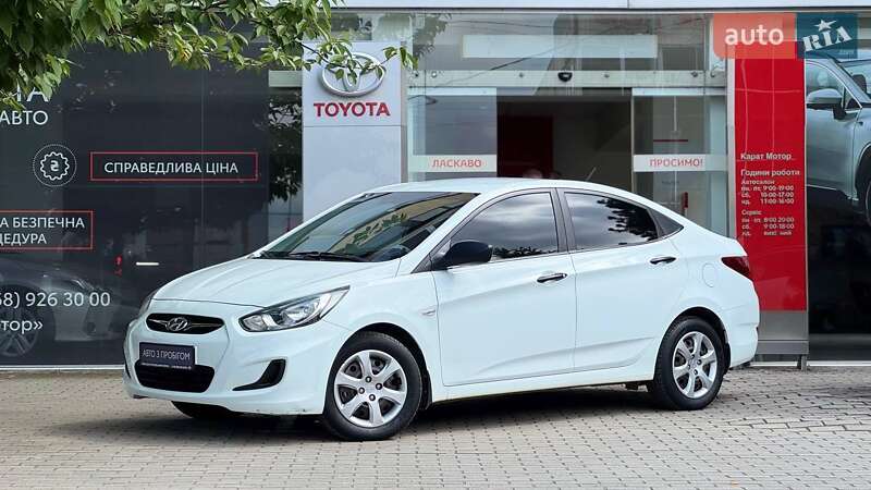 2013 hyundai accent