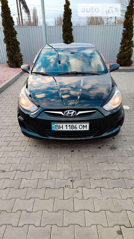 2013 hyundai accent