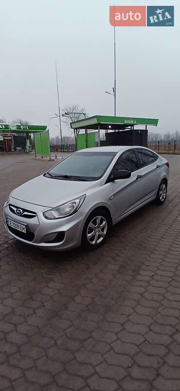 2013 hyundai accent
