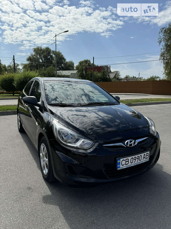 2013 hyundai accent