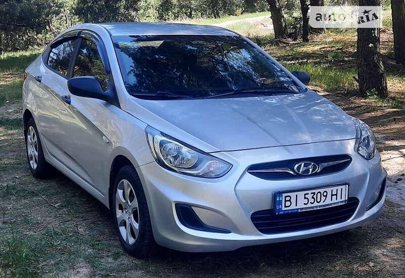 2013 hyundai accent
