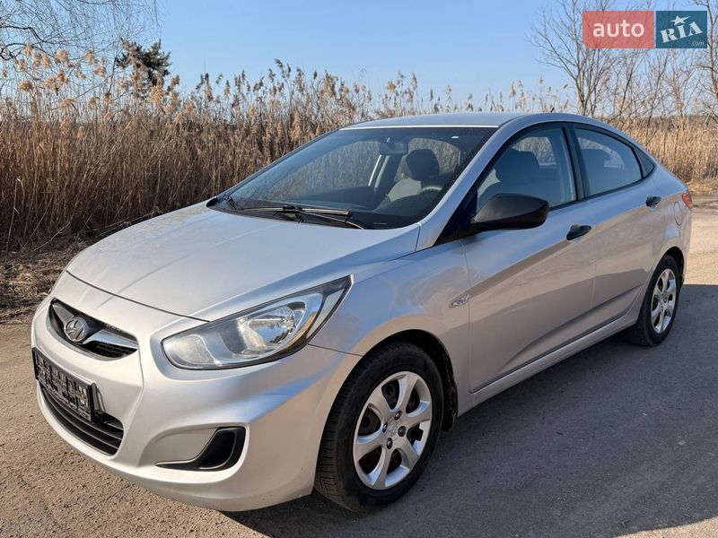 2013 hyundai accent