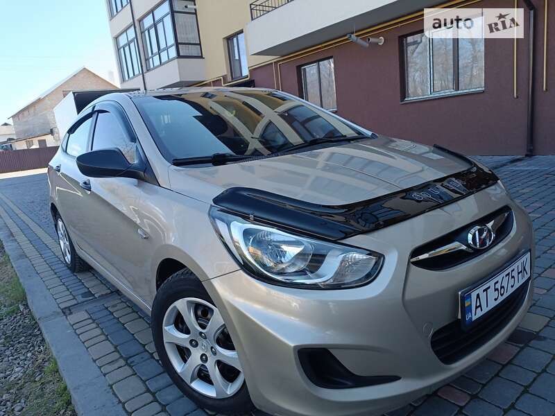 2013 hyundai accent