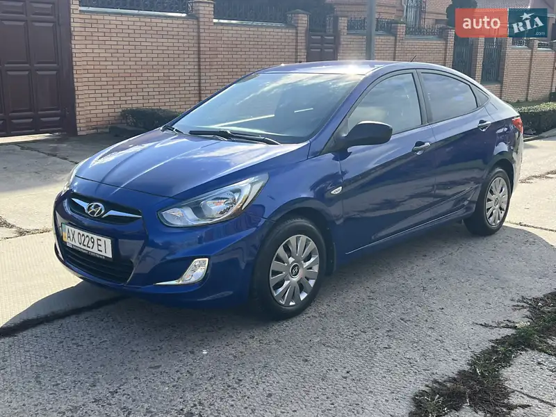 2013 hyundai accent