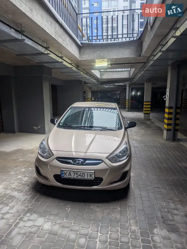 2013 hyundai accent