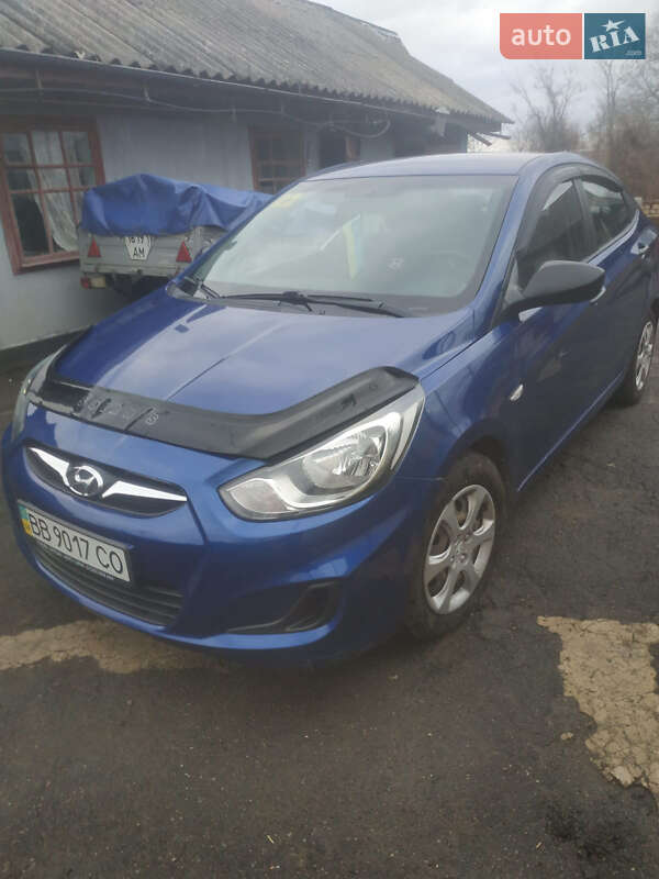2013 hyundai accent