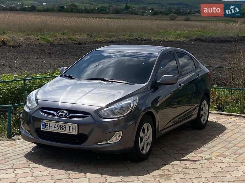 2013 hyundai accent