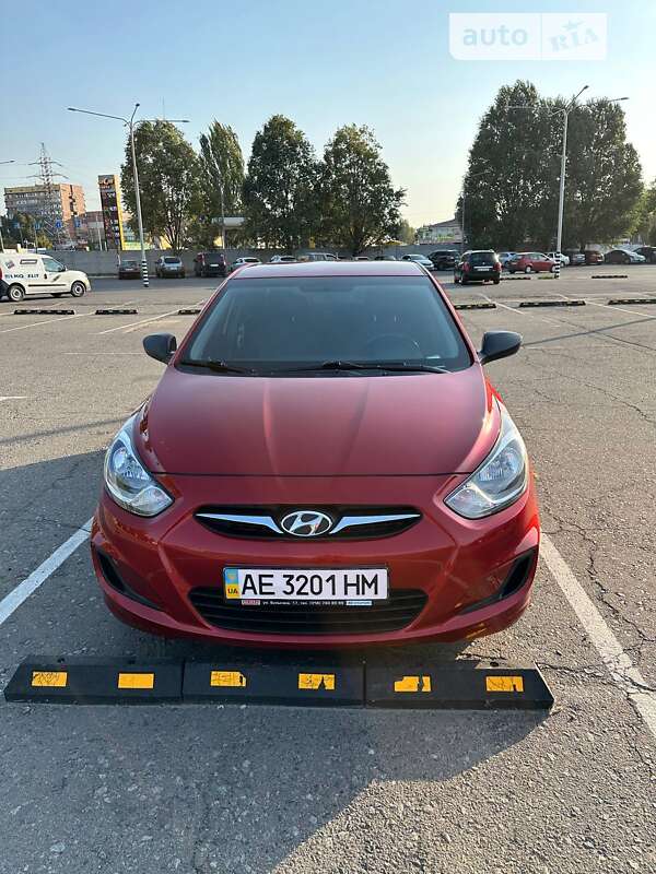 2013 hyundai accent