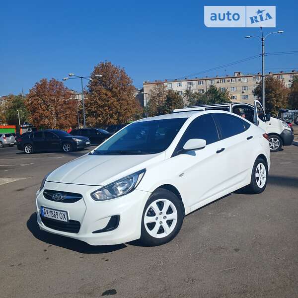 2014 hyundai accent