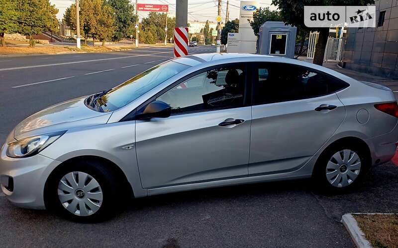 2014 hyundai accent