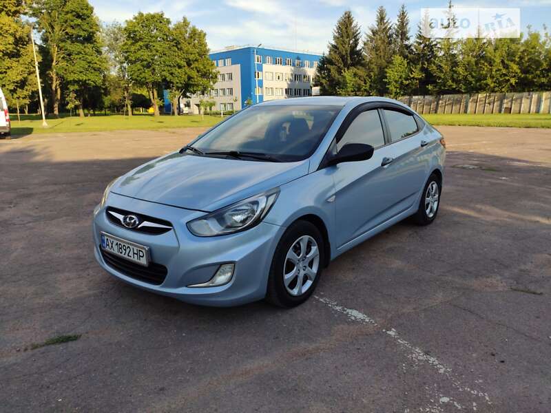 2014 hyundai accent